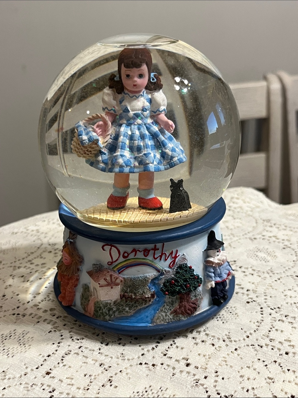 Vintage Madame Alexander Wizard of Oz Musical Snowglobe 5 1/2"